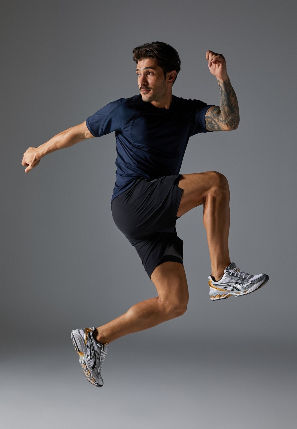 Базовая футболка Pier One Sport, темно-синий
Базовая футболка Pier One Sport, темно-синий