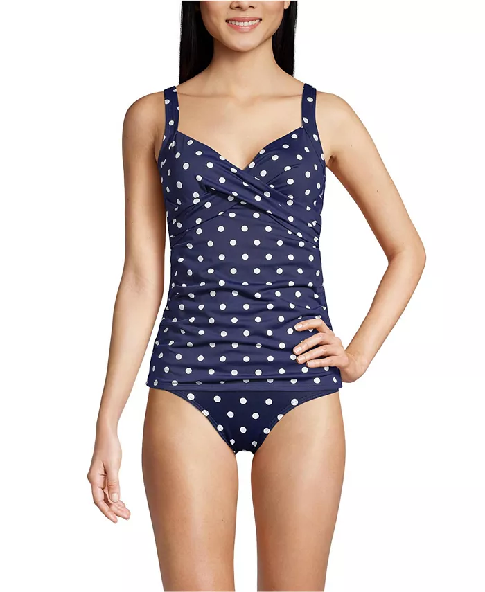 Миниатюрный купальник танкини с V-образным вырезом и запахом на косточках, верх, регулируемые бретели Lands' End, синий
Миниатюрный купальник танкини с V-образным вырезом и запахом на косточках, верх, регулируемые бретели Lands' End, синий