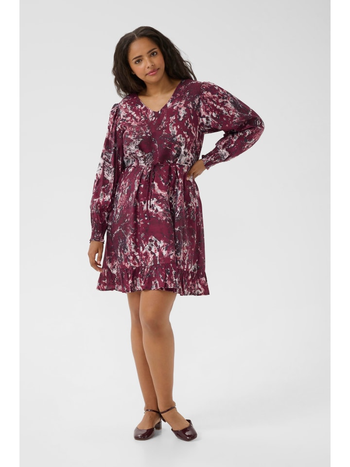 Платье KCmina классического кроя в красно-черном цвете с абстрактным рисунком. KAFFE curve
Платье KCmina классического кроя в красно-черном цвете с абстрактным рисунком. KAFFE curve