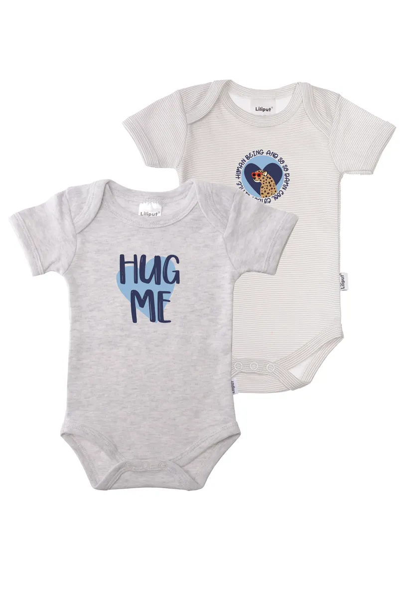 Боди Liliput с короткими рукавами "Обними меня" и практичными кнопками в промежности, серый
Боди Liliput с короткими рукавами "Обними меня" и практичными кнопками в промежности, серый