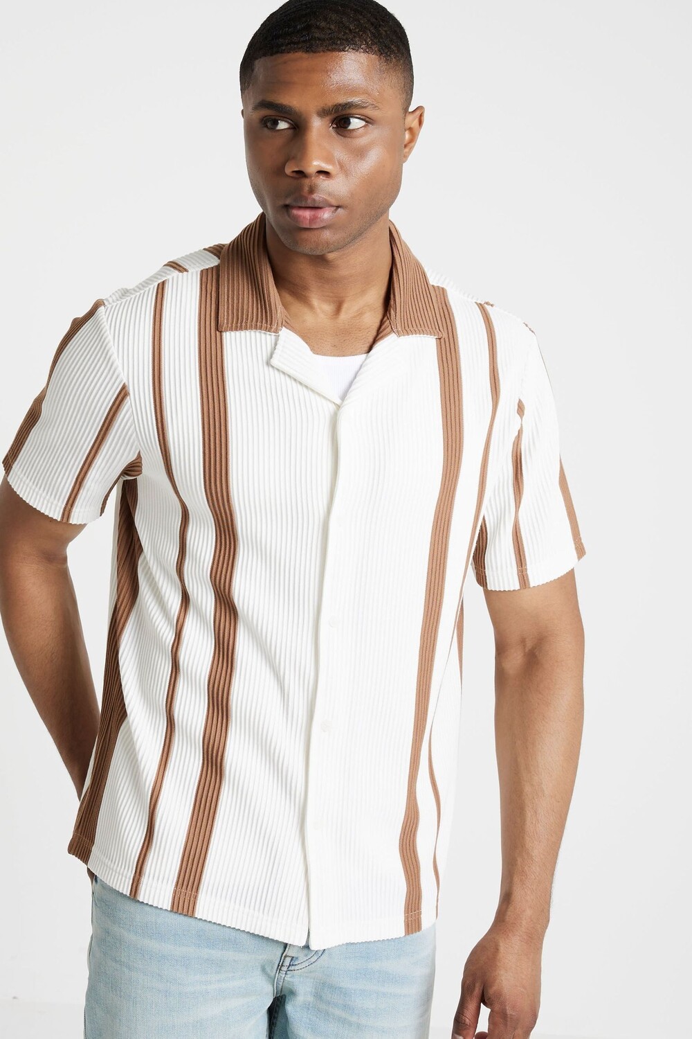 Коричневая футболка обычного кроя с короткими рукавами в полоску River Island, коричневый
Коричневая футболка обычного кроя с короткими рукавами в полоску River Island, коричневый