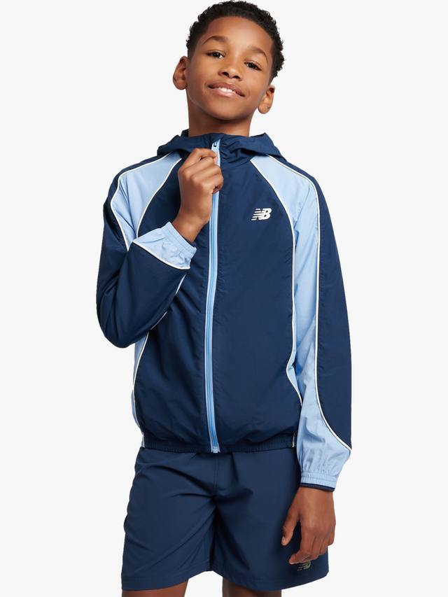 Детская водонепроницаемая куртка для тренировок с цветными блоками New Balance, Nb Navy
Детская водонепроницаемая куртка для тренировок с цветными блоками New Balance, Nb Navy