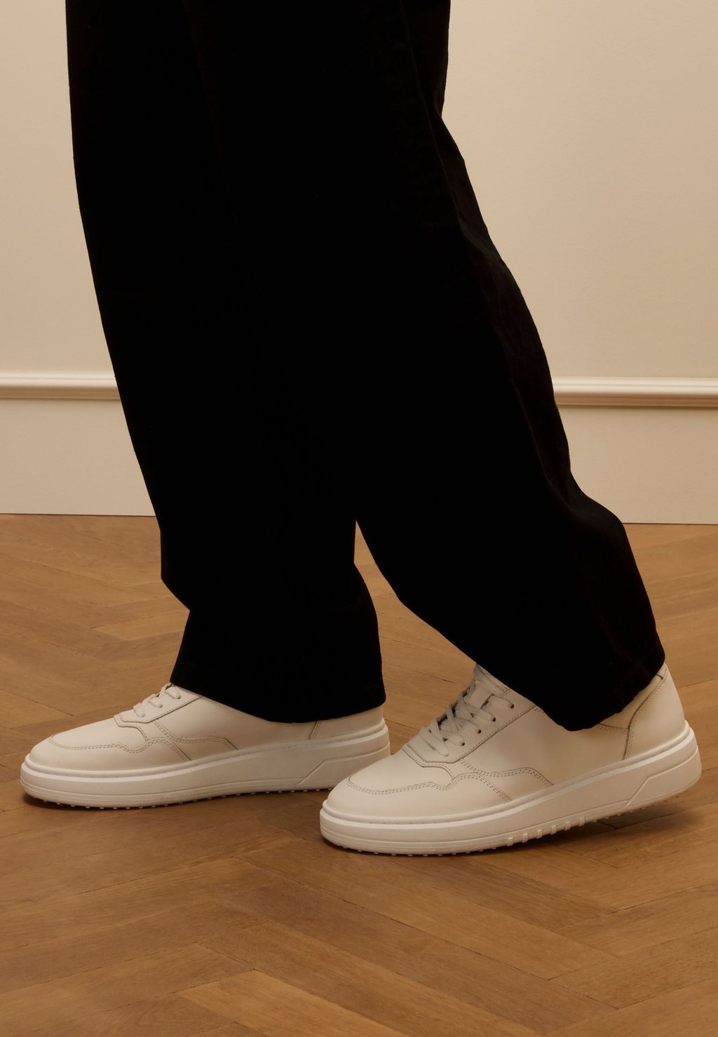 Кроссовки Manfield, белый
Кроссовки Manfield, белый