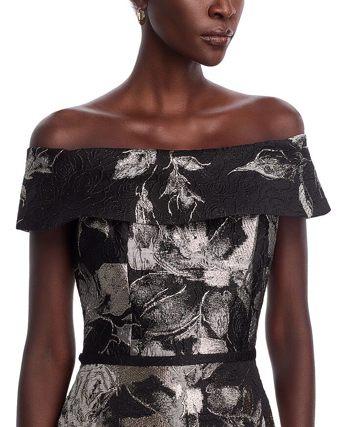 Тери Джон от Rickie Freeman Металлическое платье с открытыми плечами Teri Jon by Rickie Freeman, черный
Тери Джон от Rickie Freeman Металлическое платье с открытыми плечами Teri Jon by Rickie Freeman, черный