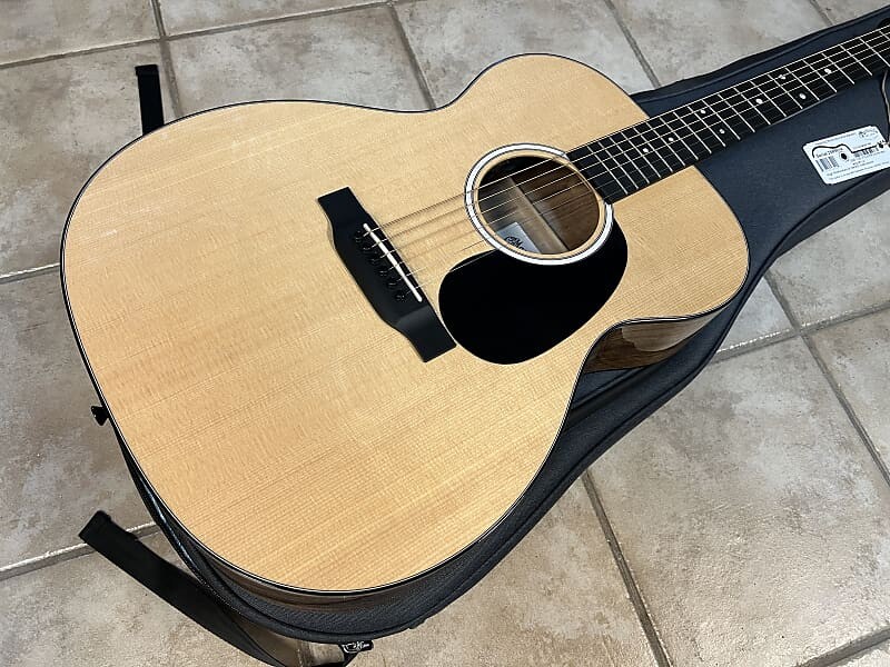 Акустическая гитара 2021 C.F. Martin 000-12E Acoustic-Electric Koa Guitar Natural
Акустическая гитара 2021 C.F. Martin 000-12E Acoustic-Electric Koa Guitar Natural