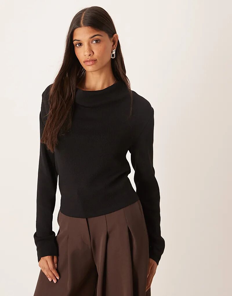 Приталенный трикотажный джемпер ASOS DESIGN черного цвета с драпировкой
Приталенный трикотажный джемпер ASOS DESIGN черного цвета с драпировкой