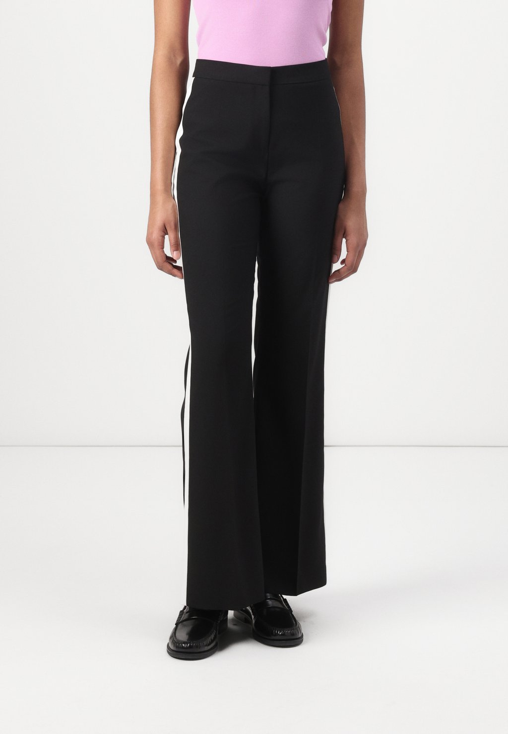 Брюки HIZANA HUGO, черный
Брюки HIZANA HUGO, черный