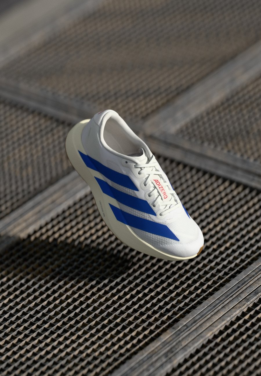 Кроссовки Adidas Performance ADIZERO EVO SL, Footwear White/Team Royal Blue/Pure Ruby/White
Кроссовки Adidas Performance ADIZERO EVO SL, Footwear White/Team Royal Blue/Pure Ruby/White