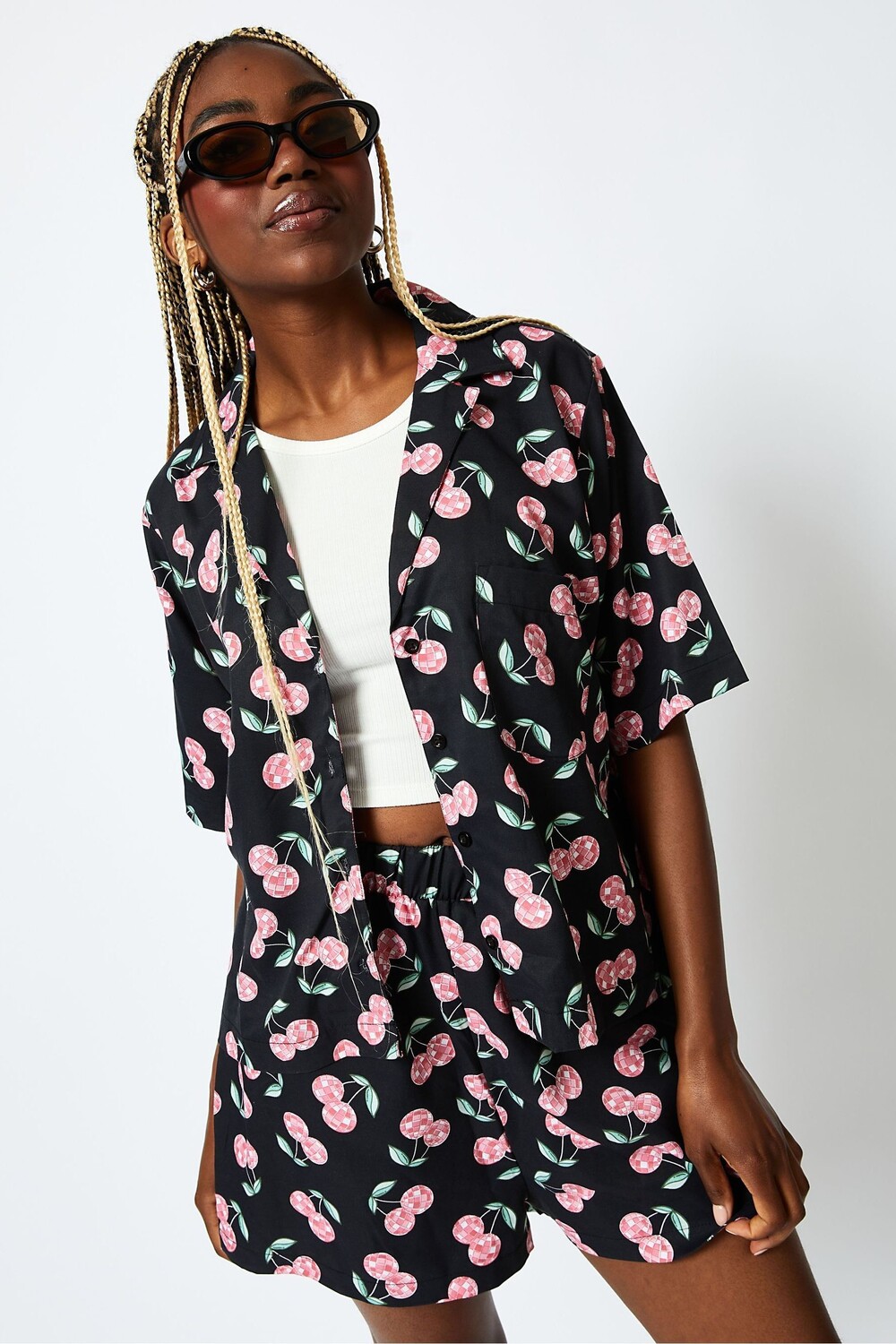 Рубашка в стиле диско вишня Skinnydip, черный
Рубашка в стиле диско вишня Skinnydip, черный