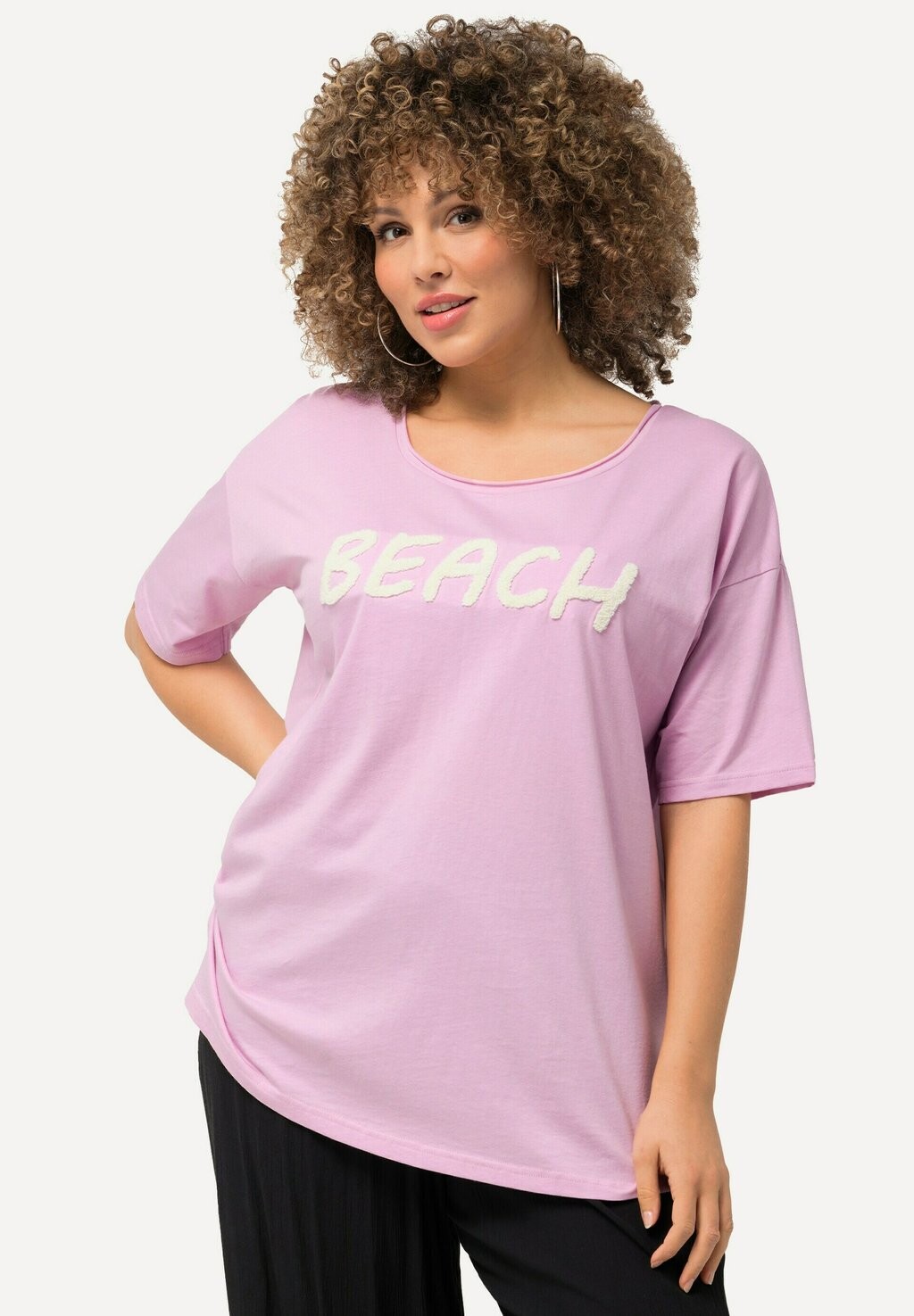 Футболка с принтом TEXTURED BEACH LETTERED SHORT SLEEVE Ulla Popken, сиреневый
Футболка с принтом TEXTURED BEACH LETTERED SHORT SLEEVE Ulla Popken, сиреневый
