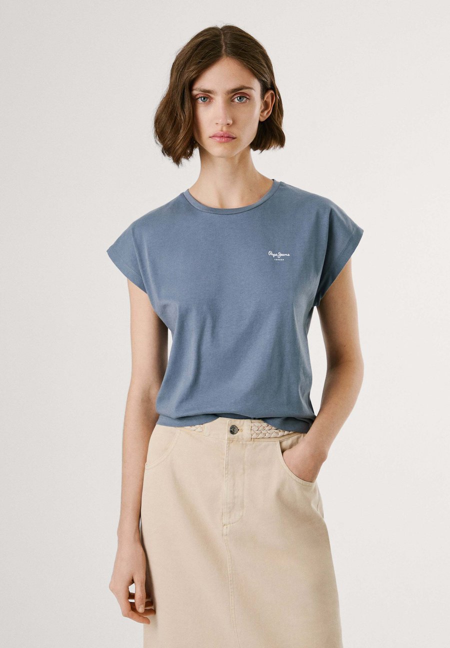 Футболка Pepe Jeans BLOOMA, Drill Blue/Blue, Синий, Футболка Pepe Jeans BLOOMA, Drill Blue/Blue
Футболка Pepe Jeans BLOOMA, Drill Blue/Blue, Синий, Футболка Pepe Jeans BLOOMA, Drill Blue/Blue