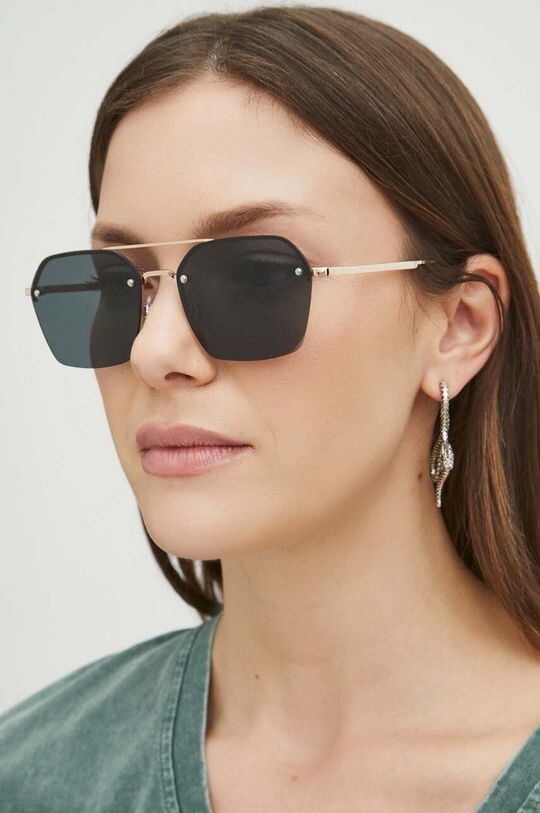 Солнечные очки Medicine, черный
Солнечные очки Medicine, черный