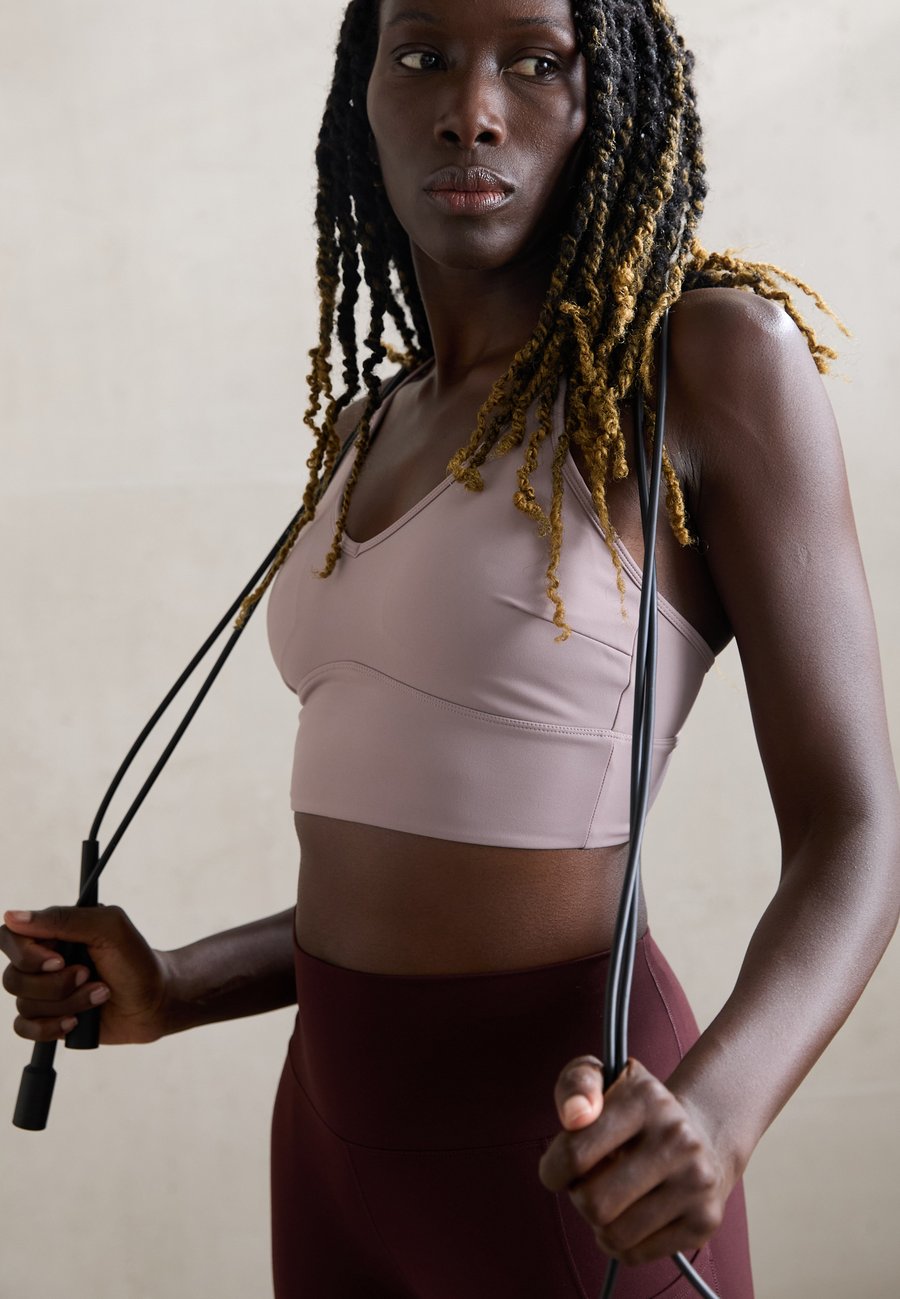 Бюстгальтер ICANIWILL NIMBLE ADJUSTABLE STRAPPY BRA, Dusty Mauve/Nude
Бюстгальтер ICANIWILL NIMBLE ADJUSTABLE STRAPPY BRA, Dusty Mauve/Nude