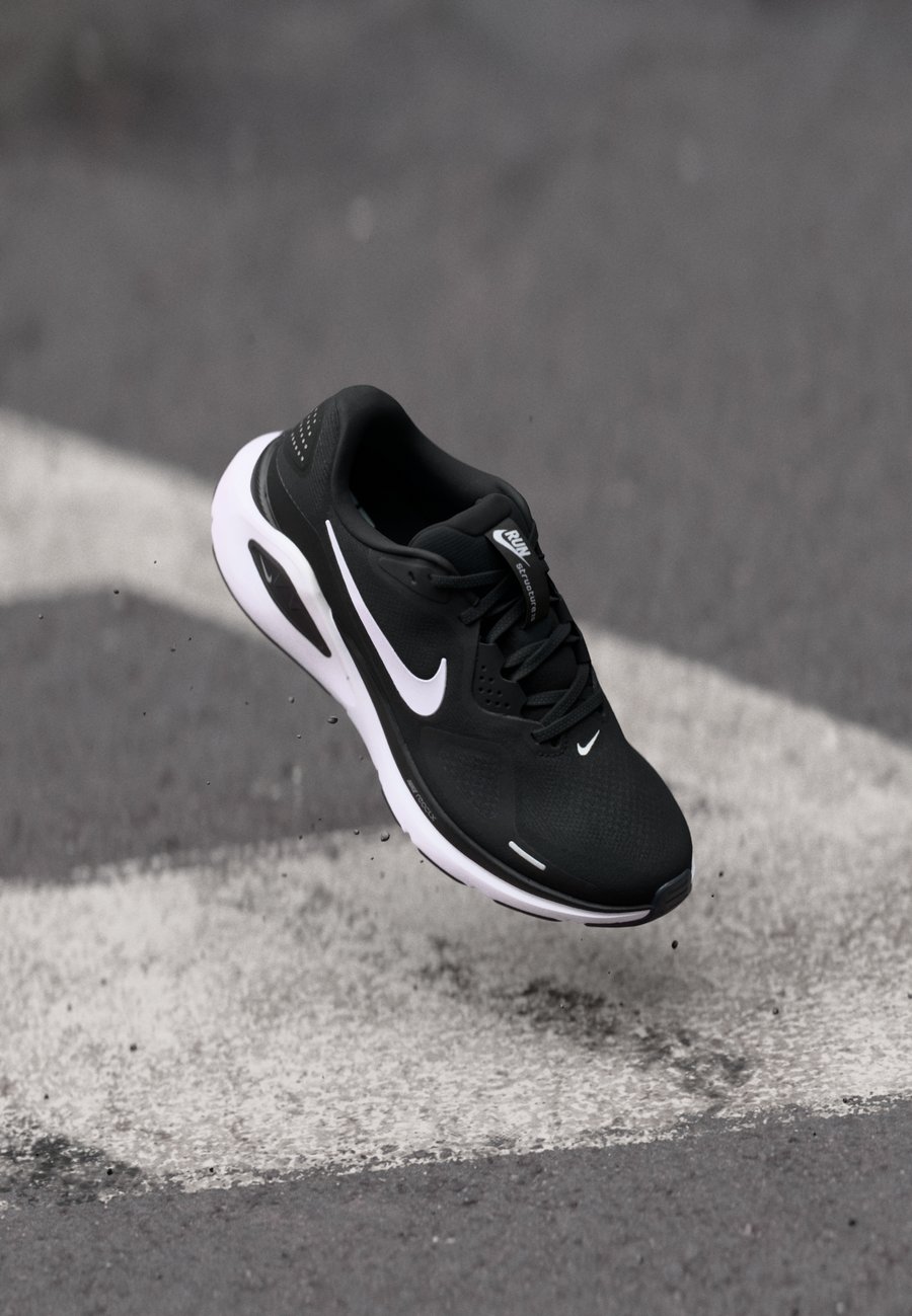 Кроссовки Nike Performance STRUCTURE 26, Black/White/Wolf Grey/Metallic Silver/Black
Кроссовки Nike Performance STRUCTURE 26, Black/White/Wolf Grey/Metallic Silver/Black