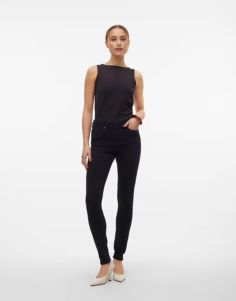 Джинсы Vero Moda Skinny fit черного цвета
Джинсы Vero Moda Skinny fit черного цвета