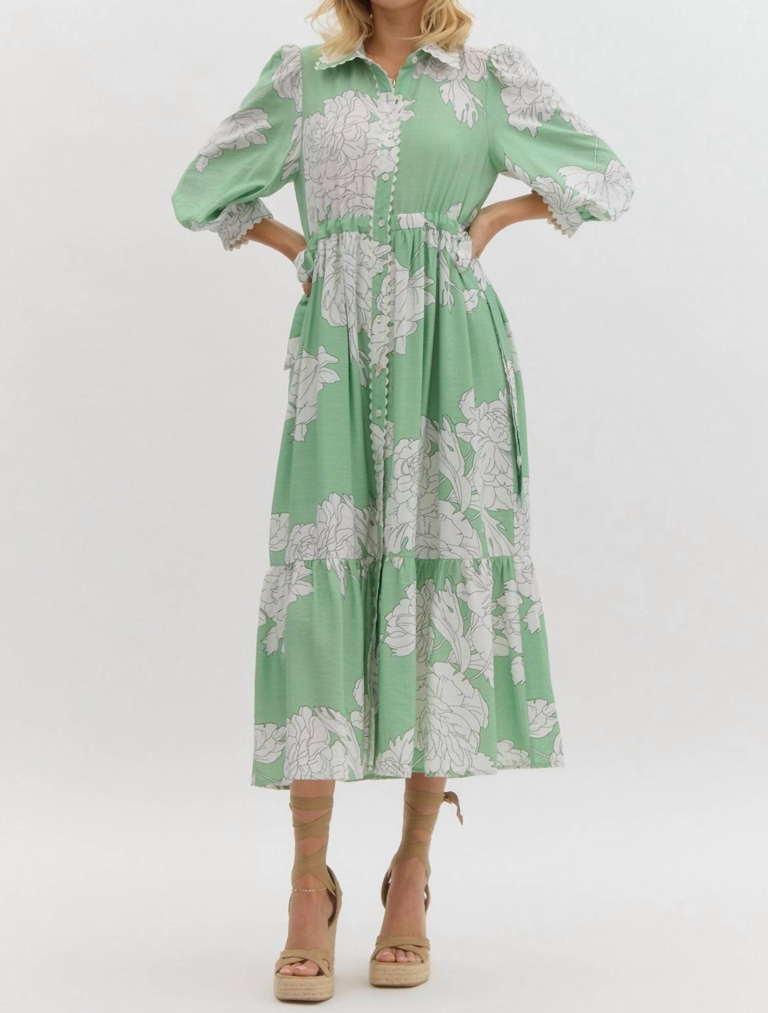 Мятное миди-платье с цветочным принтом Entro
Мятное миди-платье с цветочным принтом Entro