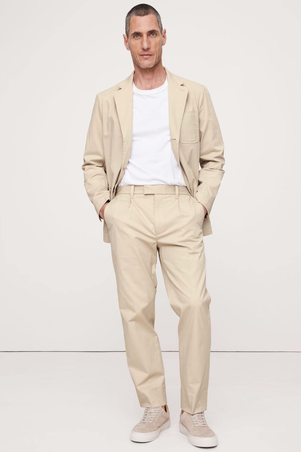 Укороченные итальянские брюки чинос с плиссировкой и эластичным плетением Banana Republic, бежевый
Укороченные итальянские брюки чинос с плиссировкой и эластичным плетением Banana Republic, бежевый