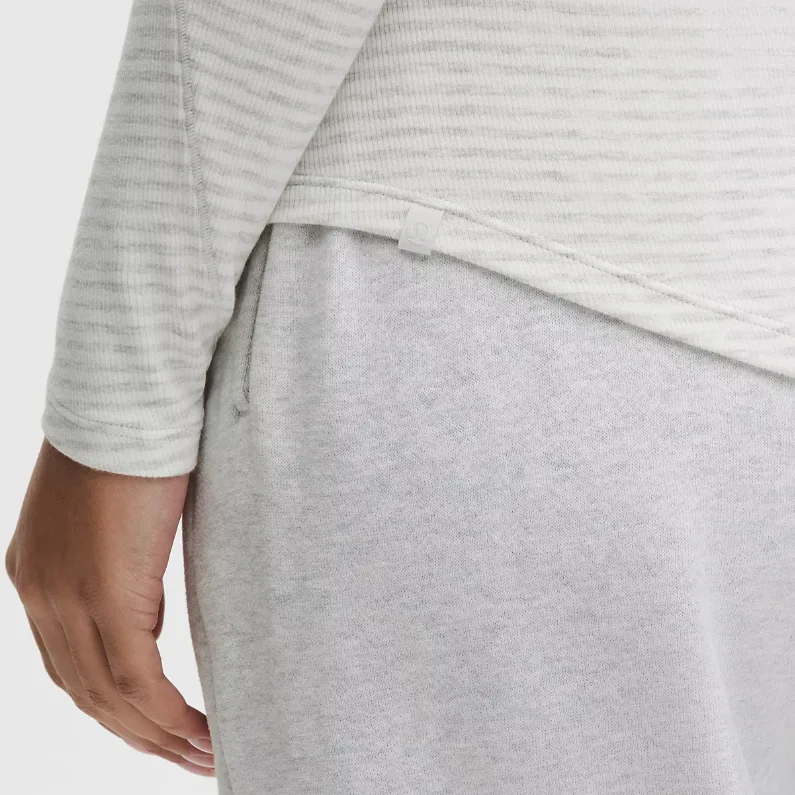 Футболка Hold Tight Regular Lululemon, pinstripe mixed color core ultra светло-серый soft айвори
Футболка Hold Tight Regular Lululemon, pinstripe mixed color core ultra светло-серый soft айвори