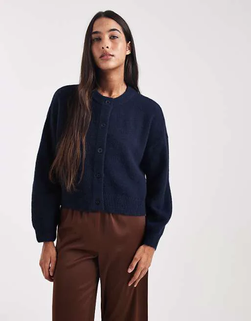 Кардиган на пуговицах Cotton On Стального синего цвета
Кардиган на пуговицах Cotton On Стального синего цвета