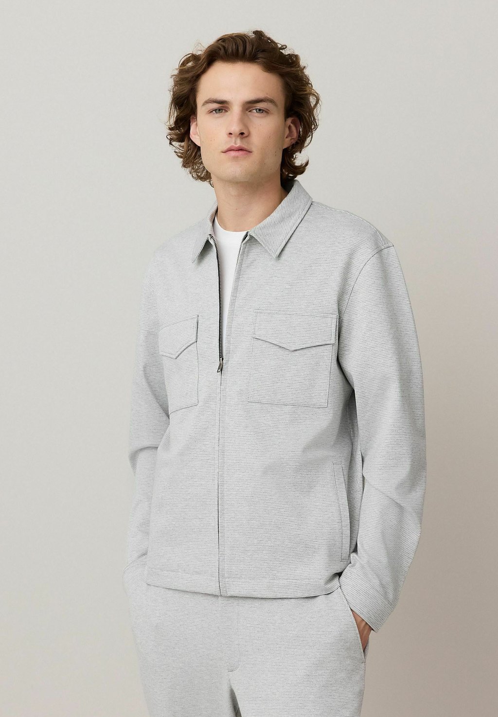 Летняя куртка REGULAR FIT-DOGTOOTH Next, серый
Летняя куртка REGULAR FIT-DOGTOOTH Next, серый