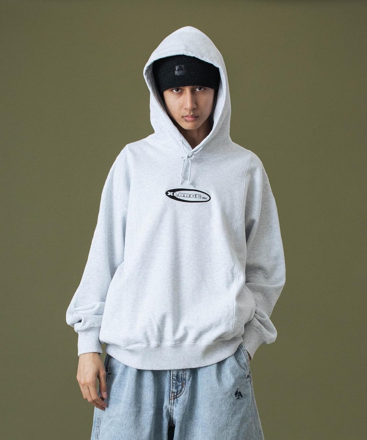 Толстовка с капюшоном размера XLARGE с овальным логотипом, мужская, пепельный
Толстовка с капюшоном размера XLARGE с овальным логотипом, мужская, пепельный