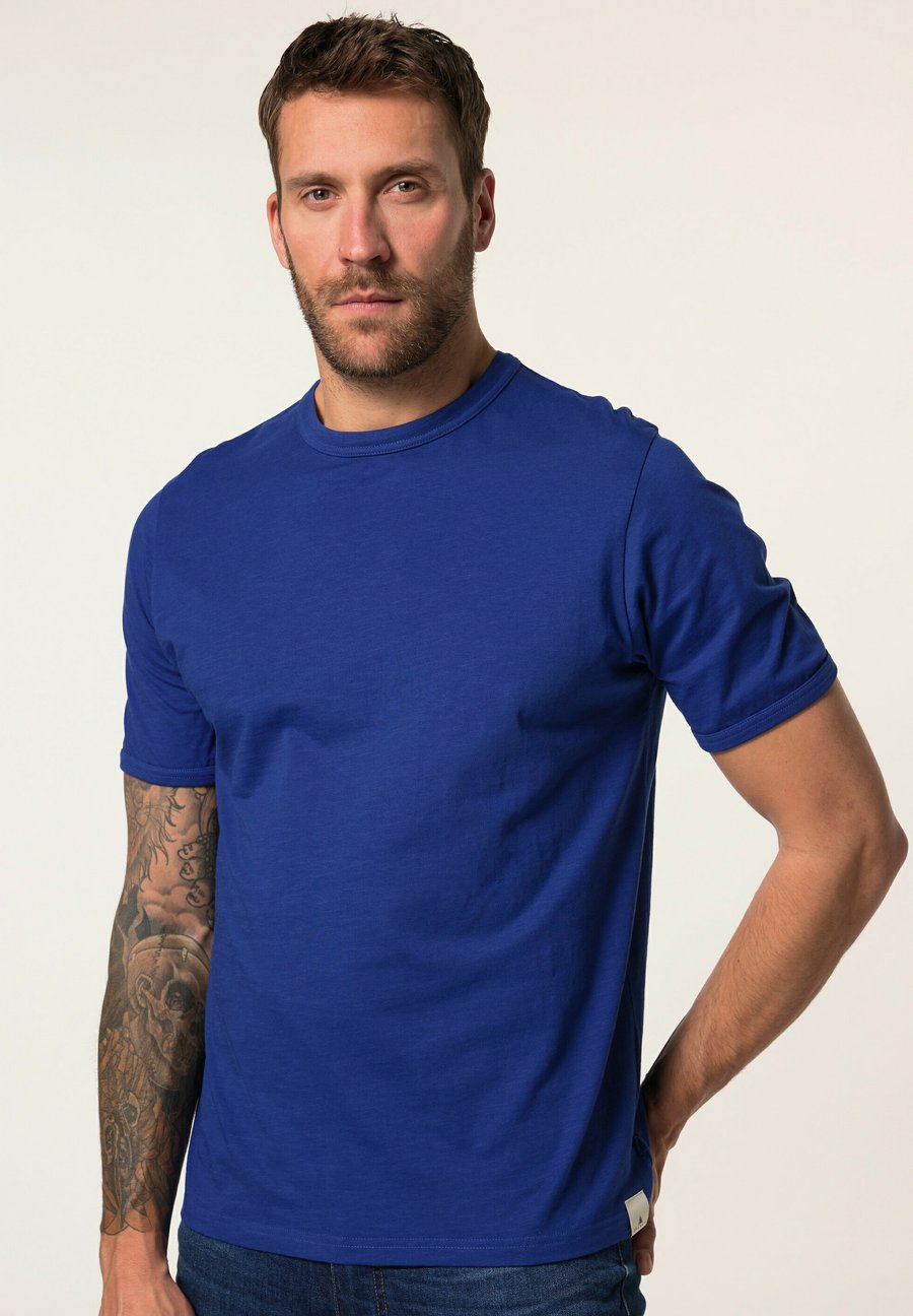 Футболка JP1880 AWARE SHORT SLEEVE, Dark Sapphire/Royal Blue, Синий, Футболка JP1880 AWARE SHORT SLEEVE, Dark Sapphire/Royal Blue
Футболка JP1880 AWARE SHORT SLEEVE, Dark Sapphire/Royal Blue, Синий, Футболка JP1880 AWARE SHORT SLEEVE, Dark Sapphire/Royal Blue