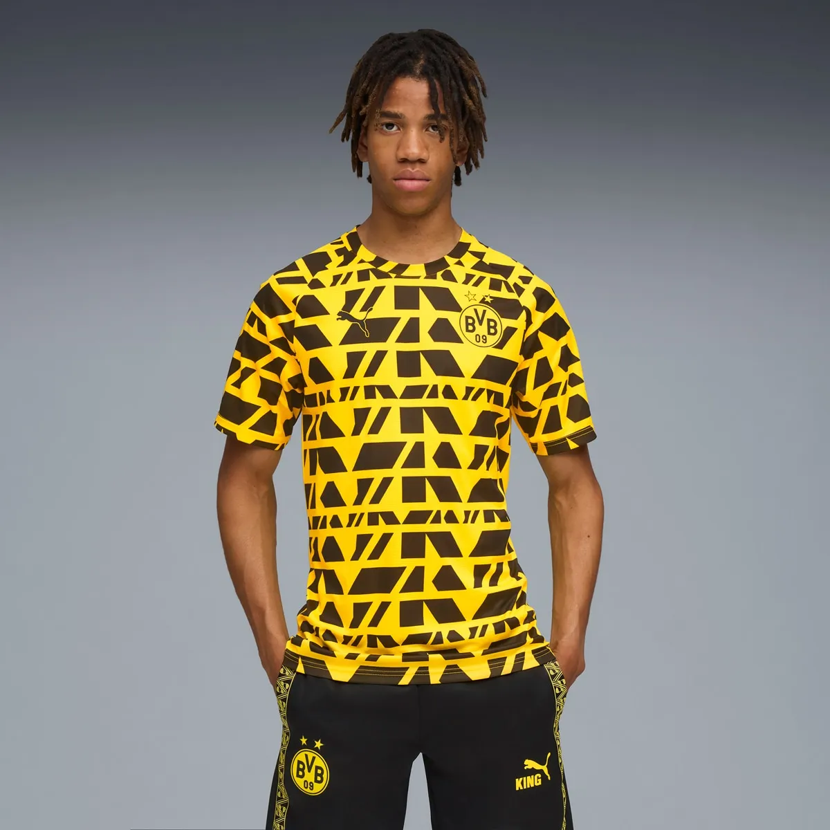 Мужская футбольная футболка BVB Warm Up Jersey Puma, желтый
Мужская футбольная футболка BVB Warm Up Jersey Puma, желтый