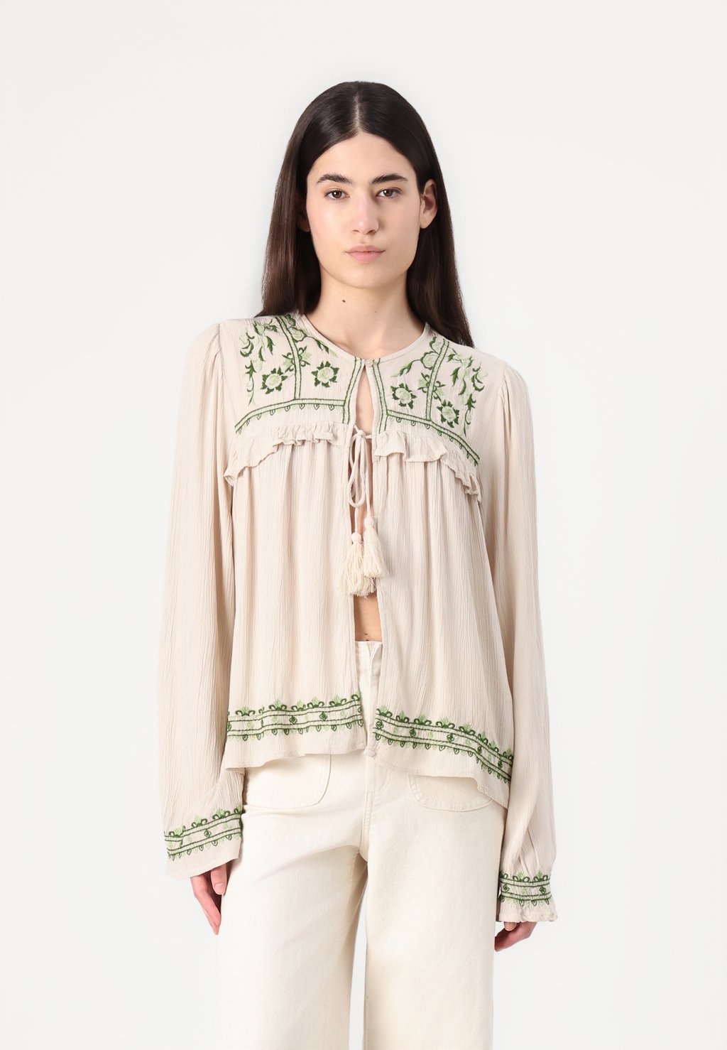 Блуза ONLCHIARA TIE ONLY, серый
Блуза ONLCHIARA TIE ONLY, серый