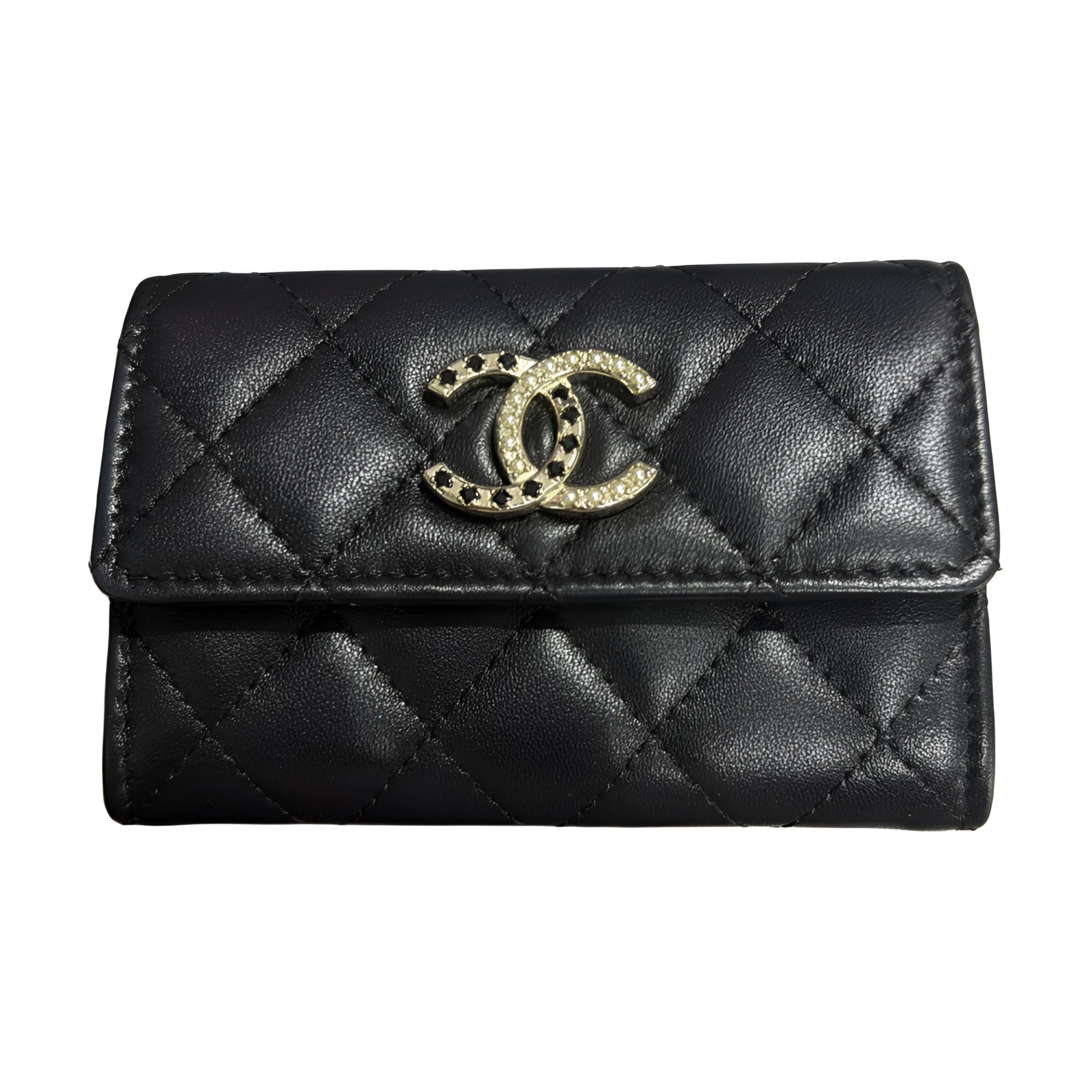 CHANEL Женский кардхолдер из личи грайн коровьей кожи классический черный
CHANEL Женский кардхолдер из личи грайн коровьей кожи классический черный