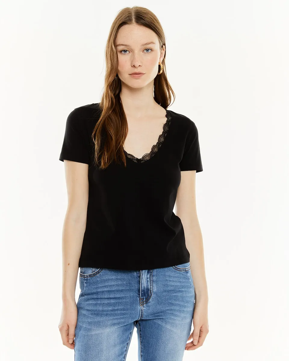 Женская футболка с кружевной отделкой и V-образным вырезом System Action, черный
Женская футболка с кружевной отделкой и V-образным вырезом System Action, черный