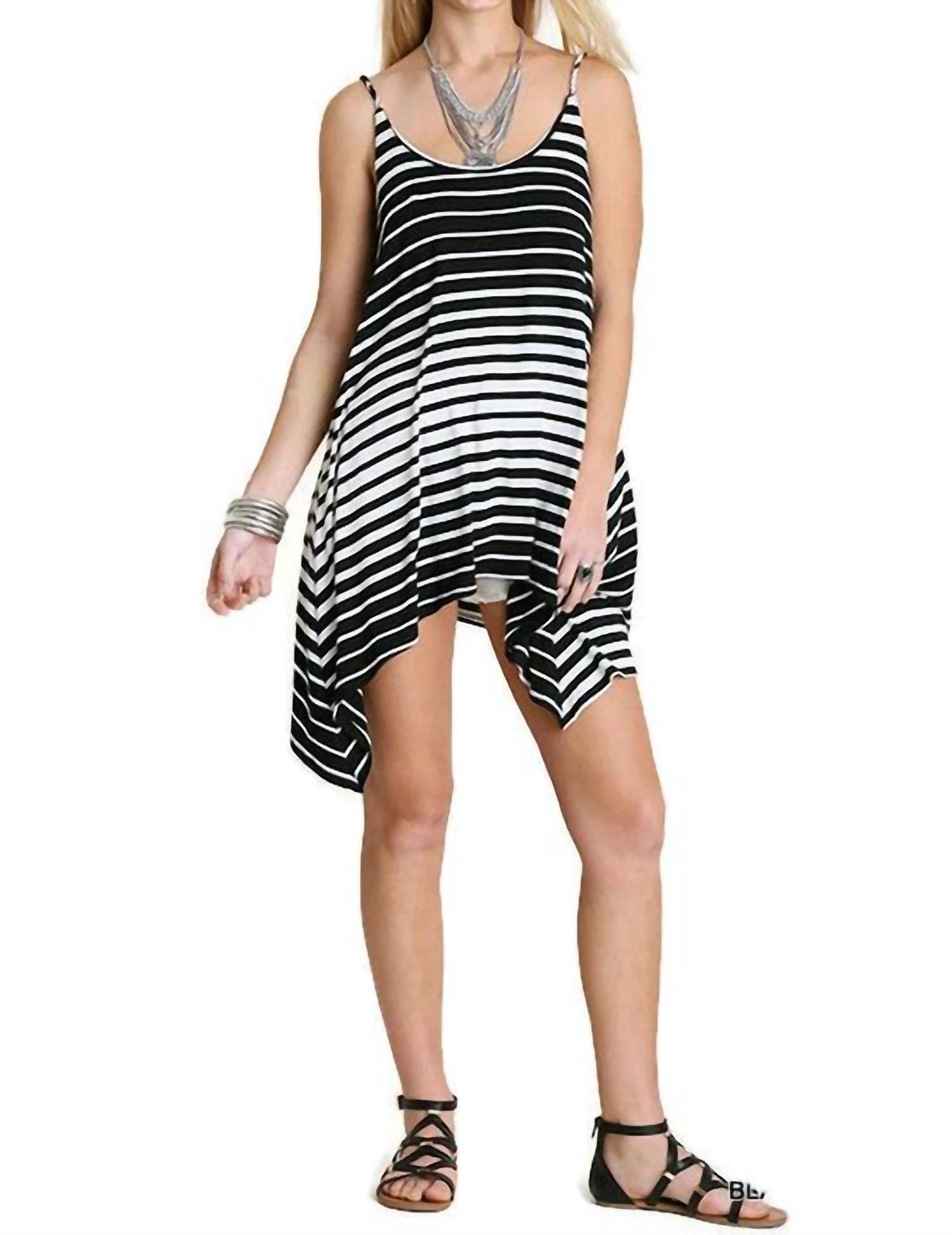 Полосатая туника Hi Lo черного и белого цвета umgee
Полосатая туника Hi Lo черного и белого цвета umgee