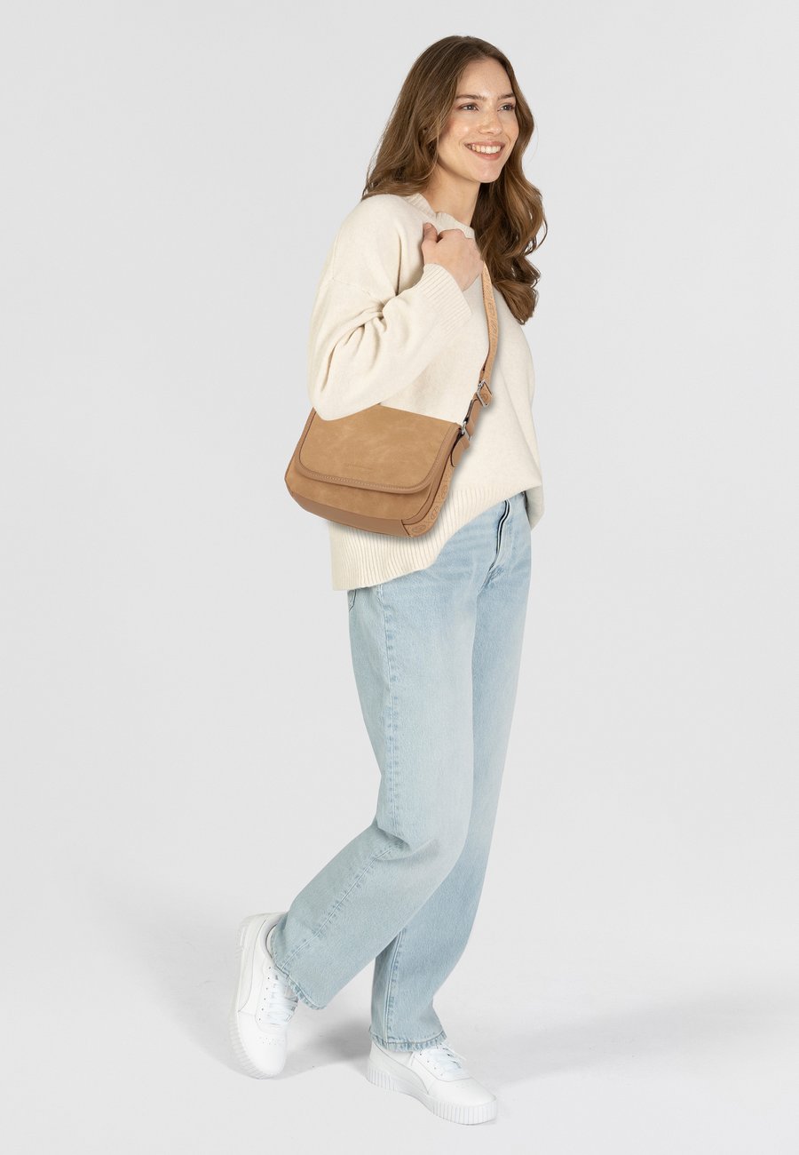 Сумка кросс-боди TOM TAILOR Cross body bag, Camel/Light Brown
Сумка кросс-боди TOM TAILOR Cross body bag, Camel/Light Brown