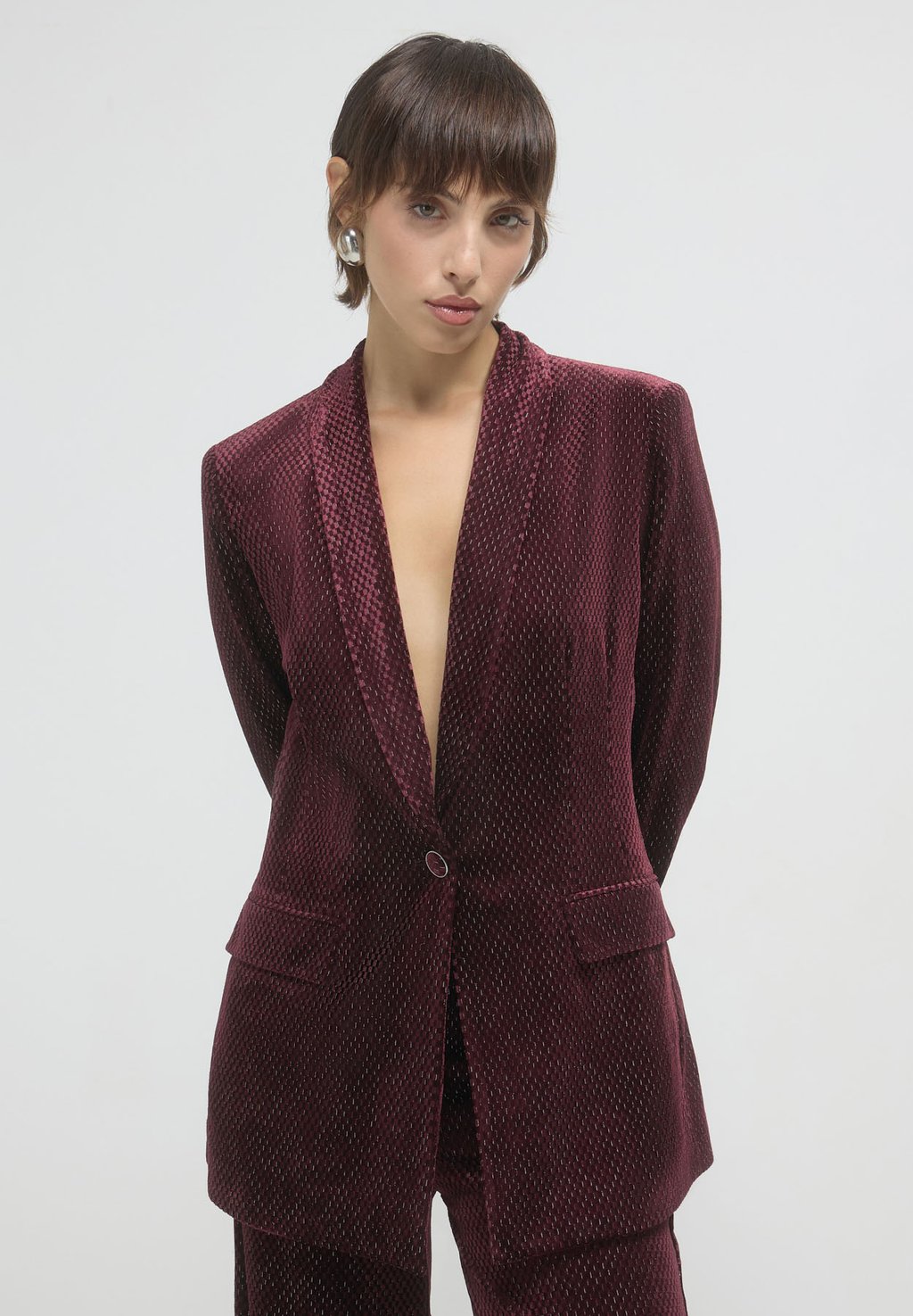 Блейзер MONOPETTO Calliope, бургундия
Блейзер MONOPETTO Calliope, бургундия