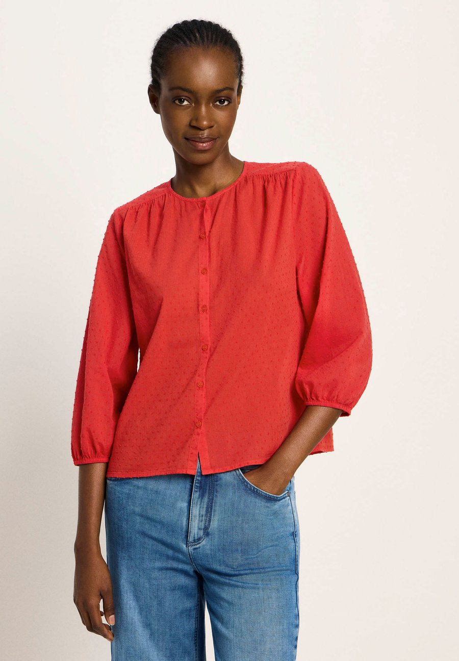 Блуза LANIUS 3/4 ARM MIT STRUKTUR, Red Alert/Red
Блуза LANIUS 3/4 ARM MIT STRUKTUR, Red Alert/Red