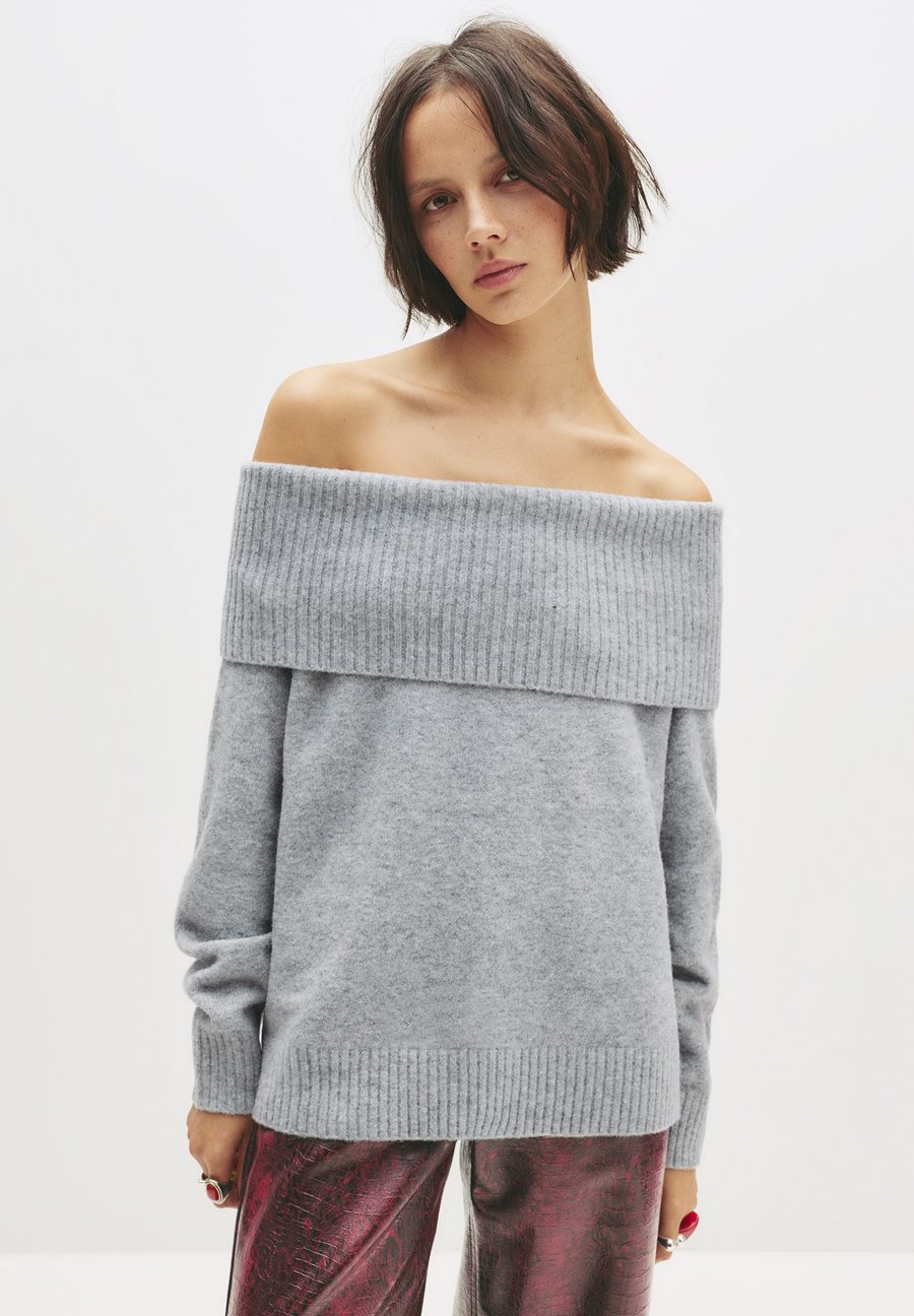 Джемпер PULL&BEAR Jumper, Light Grey
Джемпер PULL&BEAR Jumper, Light Grey
