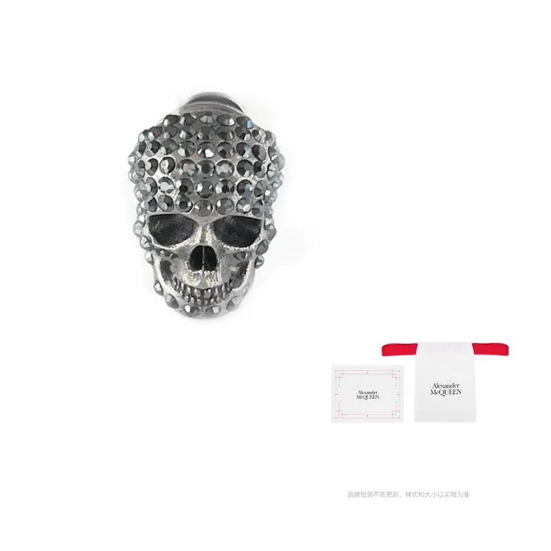 Alexander McQueen Сережки мужские серебряные
Alexander McQueen Сережки мужские серебряные