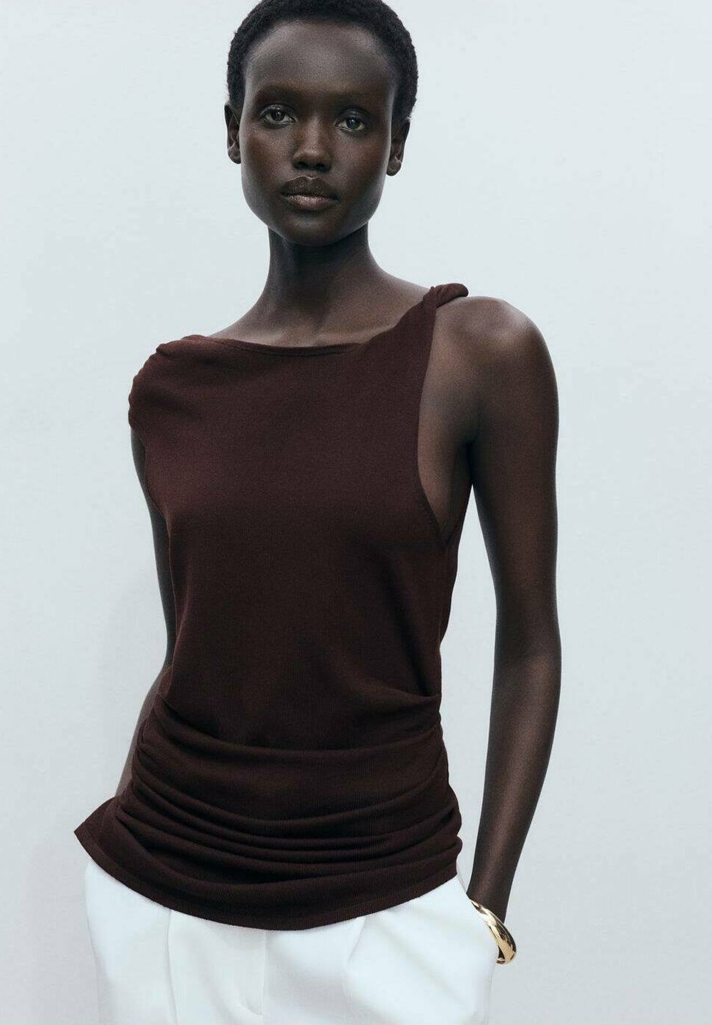 Топ YENNY Mango, коричневый
Топ YENNY Mango, коричневый