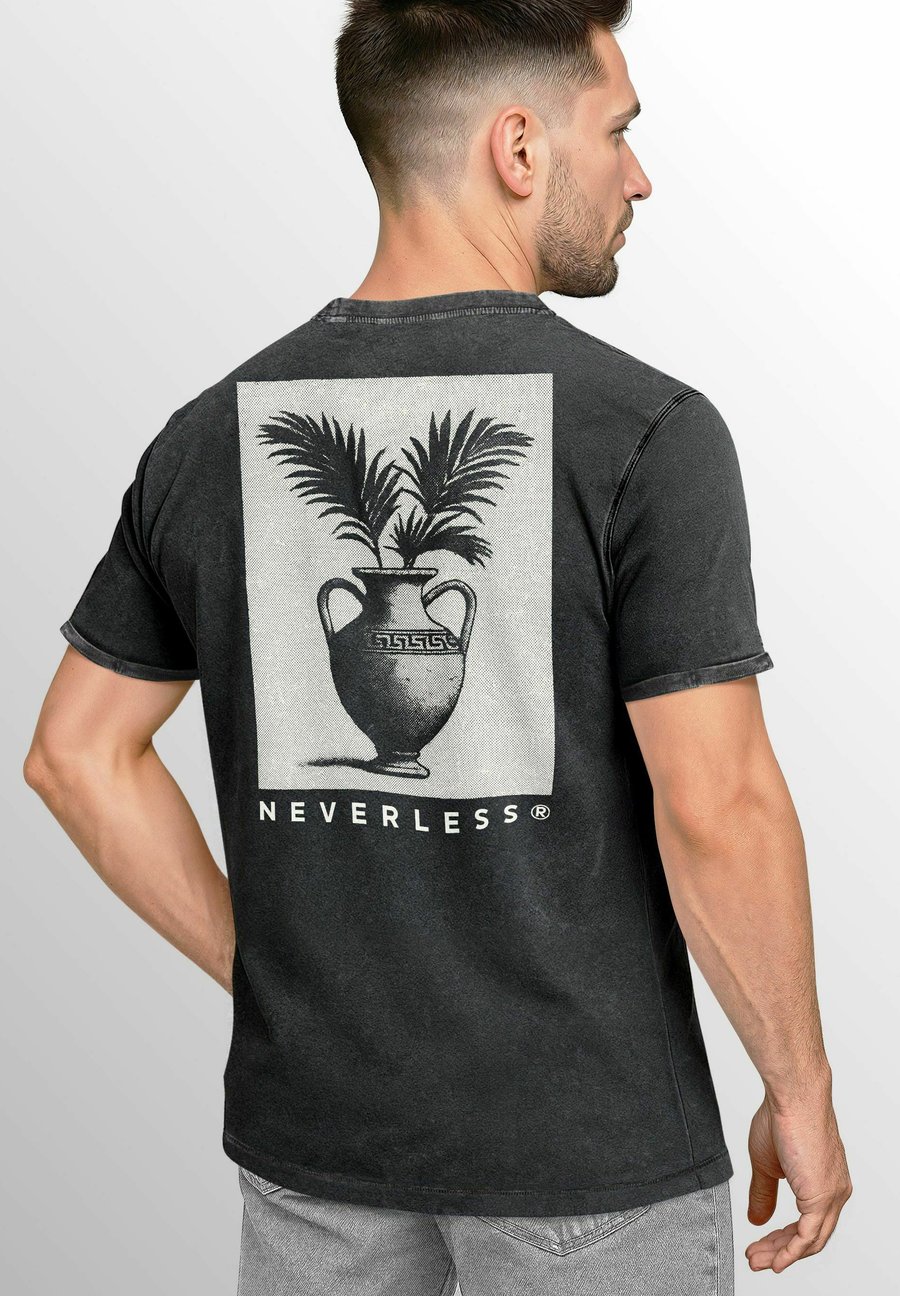 Футболка Neverless VINTAGE BACK VASE ANTIK PALMWEDEL, Schwarz/Anthracite, Черный, Футболка Neverless VINTAGE BACK VASE ANTIK PALMWEDEL, Schwarz/Anthracite
Футболка Neverless VINTAGE BACK VASE ANTIK PALMWEDEL, Schwarz/Anthracite, Черный, Футболка Neverless VINTAGE BACK VASE ANTIK PALMWEDEL, Schwarz/Anthracite