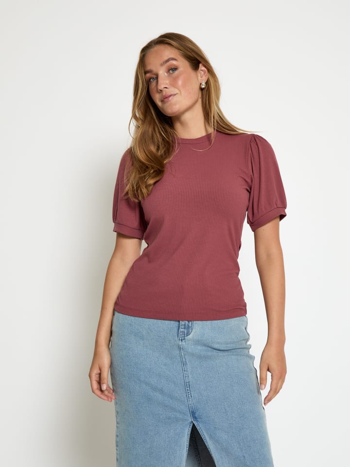 Футболка в цвете Roan Rouge minus
Футболка в цвете Roan Rouge minus