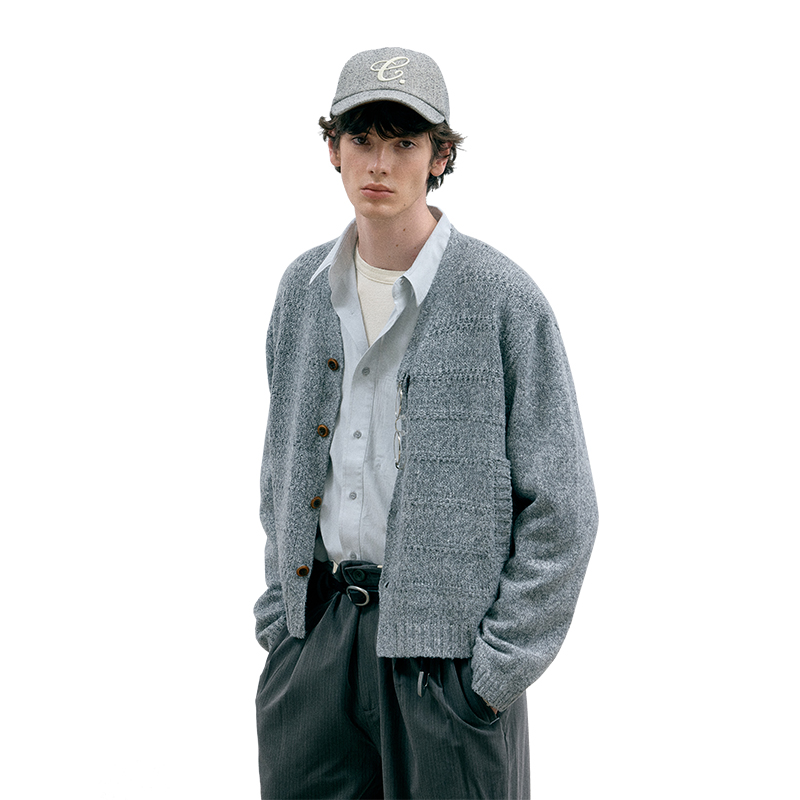 Кардиган из трикотажной ткани с резинками и удлиненными плечами unisex C2H4, светло-серый
Кардиган из трикотажной ткани с резинками и удлиненными плечами unisex C2H4, светло-серый