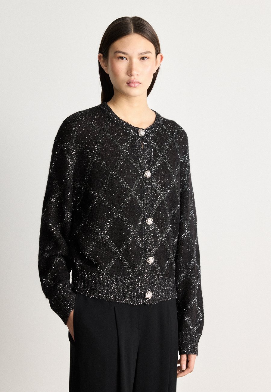 Кардиган Cras CARDIGAN, Black/Silver-Coloured/Black
Кардиган Cras CARDIGAN, Black/Silver-Coloured/Black