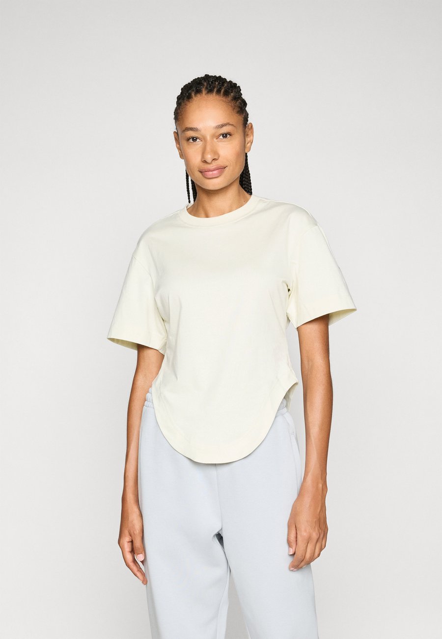 Футболка Adidas by Stella McCartney HEM, Almond Milk/Off-White, Белый, Футболка Adidas by Stella McCartney HEM, Almond Milk/Off-White
Футболка Adidas by Stella McCartney HEM, Almond Milk/Off-White, Белый, Футболка Adidas by Stella McCartney HEM, Almond Milk/Off-White