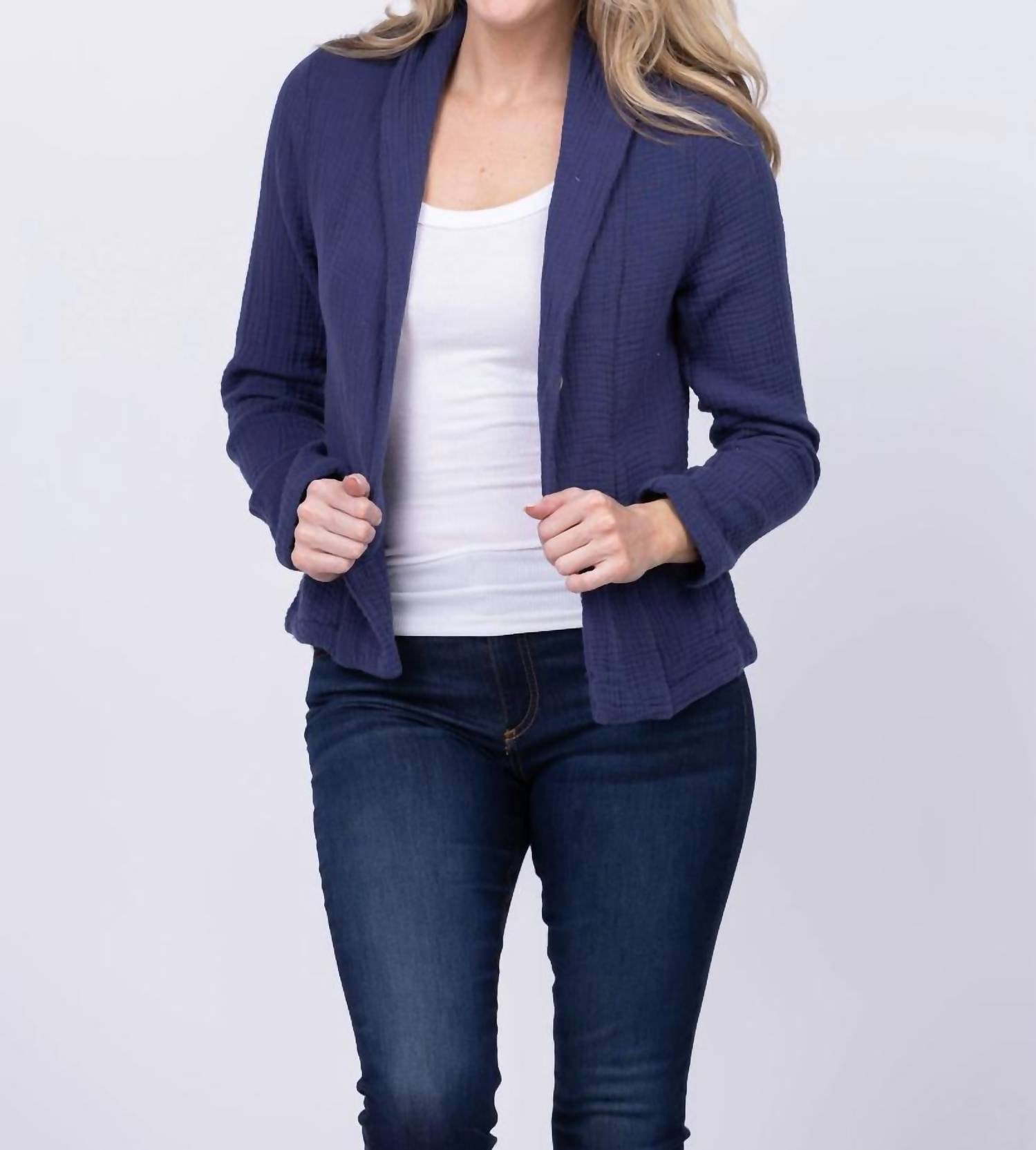 Блейк блейзер в темно-синем цвете Dylan
Блейк блейзер в темно-синем цвете Dylan