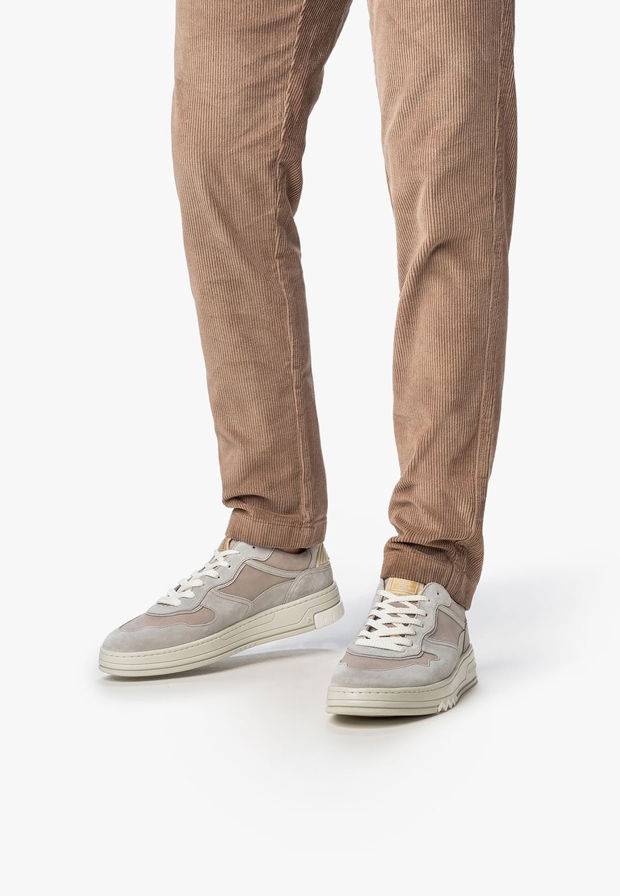 Кроссовки Floris van Bommel SNEAKER DE OKKER, Neutral/Nude
Кроссовки Floris van Bommel SNEAKER DE OKKER, Neutral/Nude