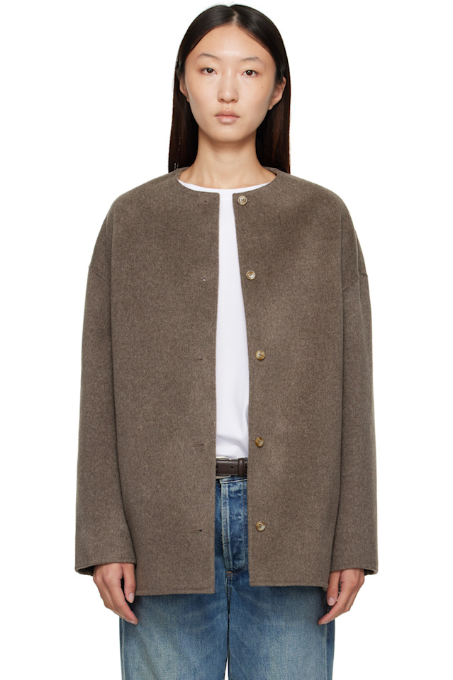 Драпированный короткий шерстяной плащ Dunne Loulou De Saison, цвет taupe melange, Коричневый, Драпированный короткий шерстяной плащ Dunne Loulou De Saison, цвет taupe melange
Драпированный короткий шерстяной плащ Dunne Loulou De Saison, цвет taupe melange, Коричневый, Драпированный короткий шерстяной плащ Dunne Loulou De Saison, цвет taupe melange