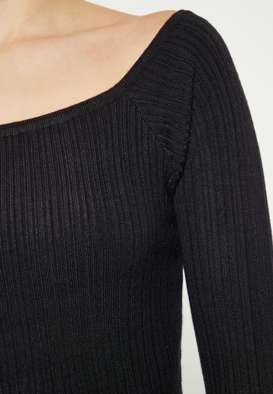 Платье faina CO-BRANDED WITH NAEMI, Schwarz/Black
Платье faina CO-BRANDED WITH NAEMI, Schwarz/Black