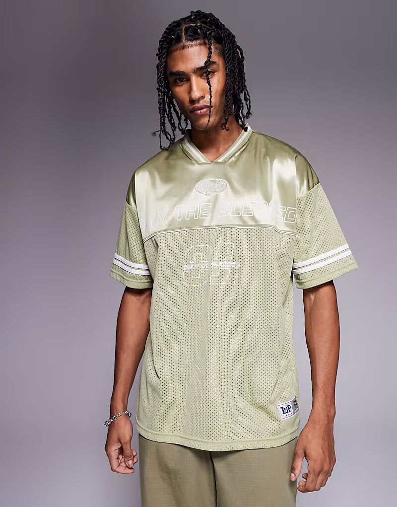 Футболка свободного кроя с принтом Liquor N Poker в цвете шалфея
Футболка свободного кроя с принтом Liquor N Poker в цвете шалфея