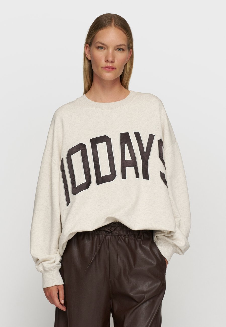 Толстовка 10DAYS BASEBALL, Soft White Melee/Off-White
Толстовка 10DAYS BASEBALL, Soft White Melee/Off-White