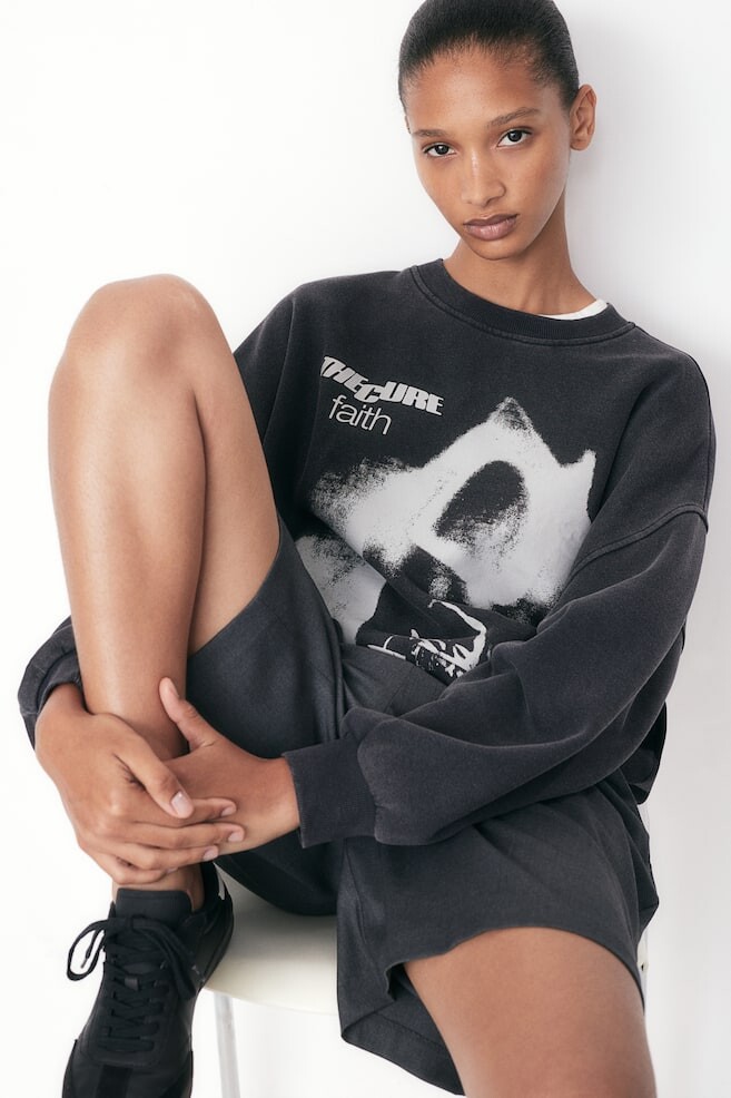 Толстовка оверсайз с принтом H&M, серый
Толстовка оверсайз с принтом H&M, серый