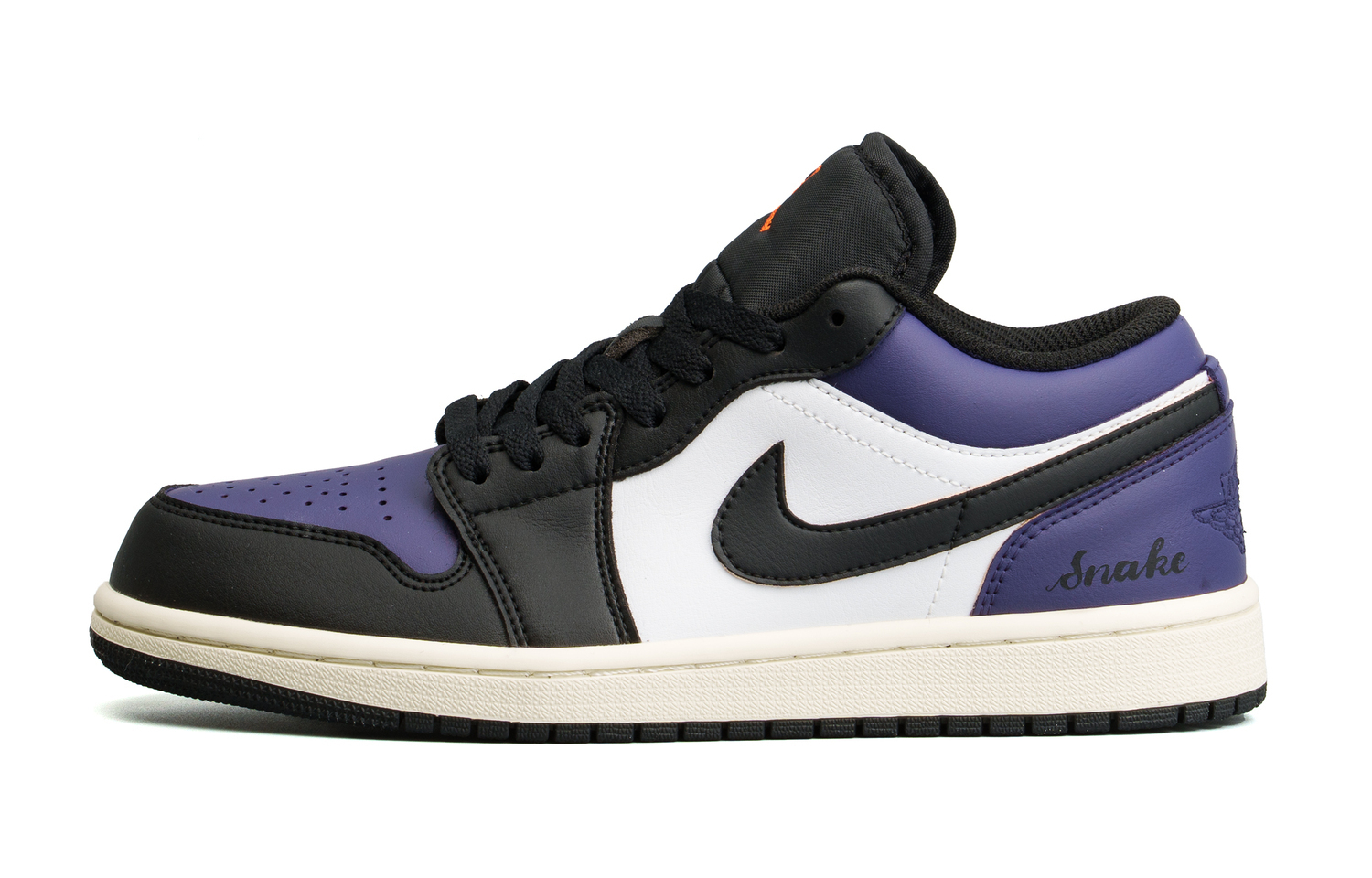 Jordan Кроссовки Air 1 Fashion Trend с амортизацией, износостойкие, низкие, винтажные, мужские, черный с фиолетовыми элементами
Jordan Кроссовки Air 1 Fashion Trend с амортизацией, износостойкие, низкие, винтажные, мужские, черный с фиолетовыми элементами